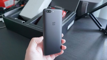 OnePlus 5T впервые показался на снимке