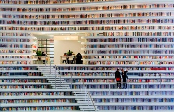 С размахом: В Китае построили грандиозную библиотеку, от которой перехватывает дух