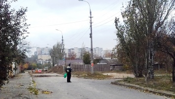На ул. Комкова в Херсоне тоже роют - не впервые, говорят местные жители (фото)