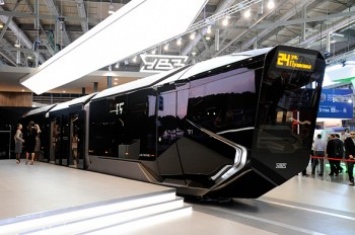 В России провалили производство трамвая, прозванного "iPhone на колесах" (фото)