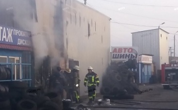 Магазин автомобильных шин загорелся в Николаеве