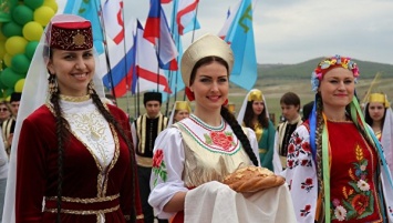 В Крыму языки, культура и традиции народов поддерживаются на государственном уровне