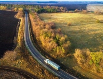 Гройсман отчитался о ремонте 33 км дороги, соединяющей Харьковскую и Луганскую области (фото)