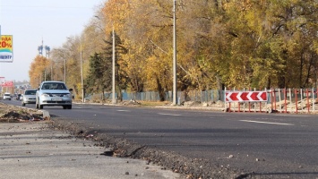 На запорожской Набережной открыли после ремонта полосу магистрали