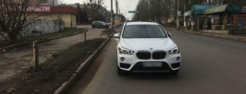 В Славянске автомобиль сбил девушку