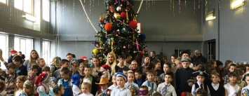Маленьким криворожанам подарили новогоднее сказочное настроение и подарки (ФОТО)