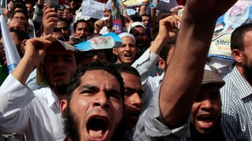 В Египте сотни мусульман разрушили христианскую церковь