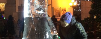 В центре Мариуполя появится 9 ледяных скульптур (ВИДЕО)