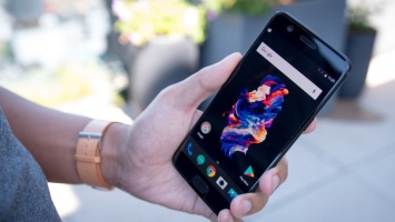 OnePlus 5 начал обновляться до Android Oreo