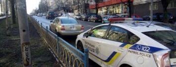 В Киеве на пешеходном переходе сбили мужчину