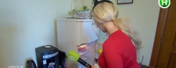 Скандалистка из "Ревизора" Елена Филонова залезла в холодильник Труханова (ВИДЕО)