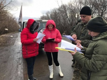 Освобождение заложников: первая группа удерживаемых пересекла линию разграничения