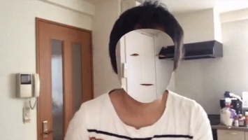 Японец создал маску-невидимку с помощью iPhone X