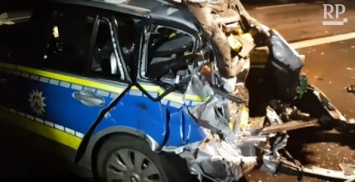 В Германии украинец на фуре въехал в машину полиции: есть жертвы