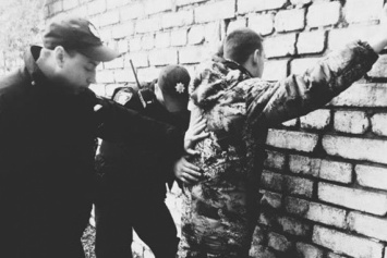 Запорожские копы задержали банду уличных грабителей
