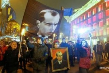 Польский закон «о бандеризации»: украинцев тоже могут посадить