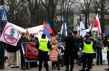 Сенат Польши сегодня возьмется за законопроект с запретом "бандеризму"