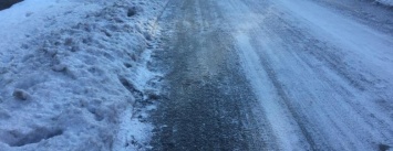 Дороги в Славянске покрылись льдом. Как уберечь себя от травматизма