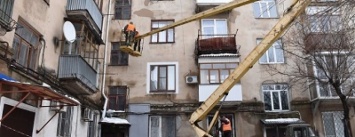 Коммунальные службы Краматорска продолжают убирать городские улицы