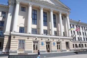 Запорожская мэрия украдкой отдала банку на обслуживание 1,7 миллиарда
