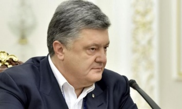 Порошенко: Из плена в Ливии освободили четырех украинцев