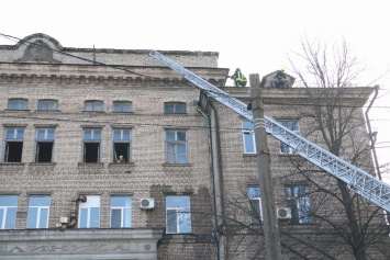 Пожар в Днепре: в поликлинике произошло замыкание проводки