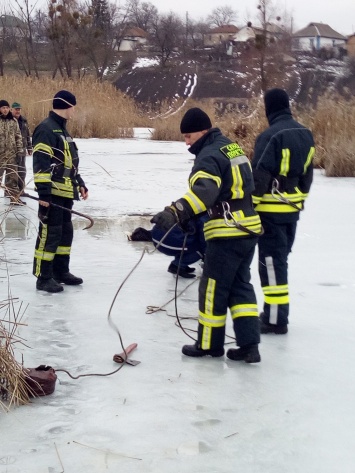 В водоеме под Обуховом Киевской области выловили труп мужчины