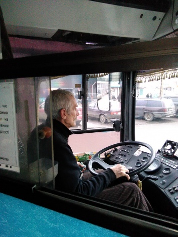 В Николаеве водитель троллейбуса отказался брать плату за проезд мелочью
