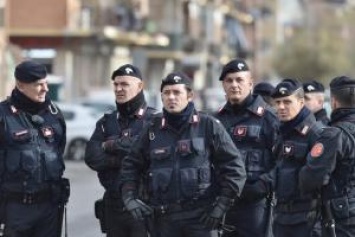 В Италии мужчина открыл стрельбу по прохожим: ранены 7 иностранцев