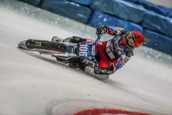 Дмитрий Колтаков выиграл первый финал чемпионата мира по мотогонкам на льду в Астане