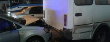 ДТП в Кропивницком: легковой автомобиль врезался в маршрутку. ФОТО