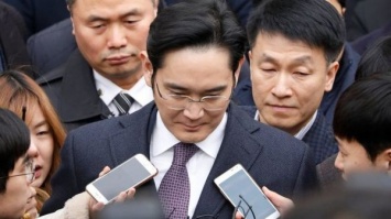Суд отпустил главу Samsung после года тюрьмы