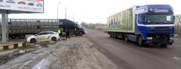 На окружной произошло ДТП с участием двух грузовиков и легкового автомобиля: есть пострадавшие (ФОТО)