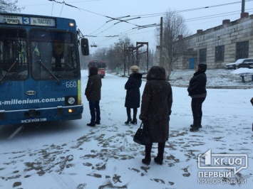 Какие нарушения выявили патрульные в заблокированном криворожанами троллейбусе