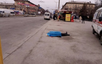 В центре возле "Украины" обнаружен труп мужчины. ФОТО