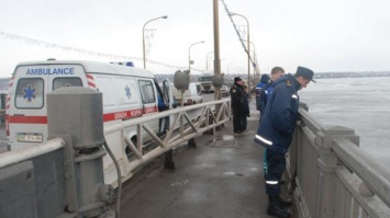 Попытка суицида: в Ивано-Франковске девушка прыгнула с моста