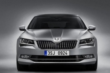 У Skoda Superb обнаружили дефектные фары