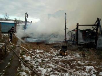 В Коблево горели деревянные постройки, есть пострадавший