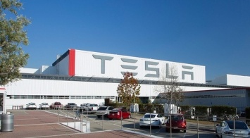 Tesla закончила прошлый год с убытком в $2,2 млрд