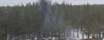 Столб черного дыма не дает жизни северодончанам (фото)