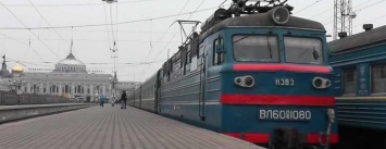 Одесситка проехала в холодном поезде, где отказались выключать свет ночью (ФОТО)