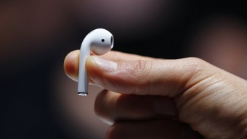 Apple расследует случай воспламенения AirPods