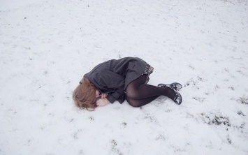 ЧП на Днепропетровщине: школьницу ограбили и бросили на снег