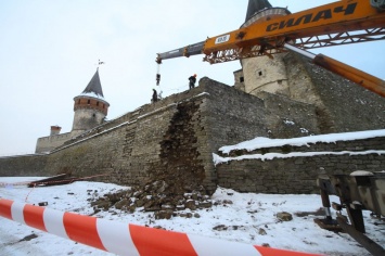 Обрушилась оборонная стена Камянец-Подольской крепости