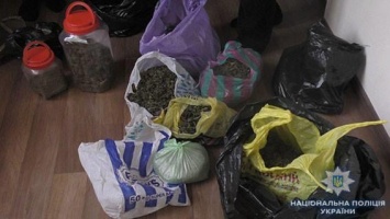 На Николаевщине разоблачили масштабную сеть по продаже наркотиков: драгдилер привлек в «бизнес» даже свою мать