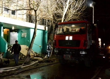 Одесса: во время пожара в 12-этажке спасатели эвакуировали 28 жителей