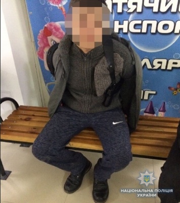 В Киеве задержали мужчину, который год назад угнал маршрутку и подстрелил полицейского