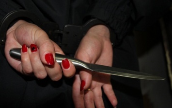 В результате семейной ссоры женщина ударила ножом в грудь своего супруга