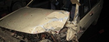 Под Бердянском легковой автомобиль врезался в грузовой