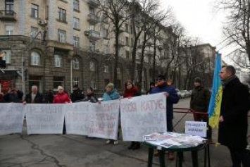 В Киеве под зданием АП прошла акция «Ждем встречи с президентом»: кадры